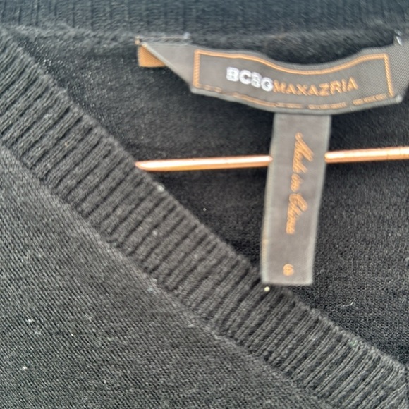 Black V-Neck Sweater with Waist Tie - Picture 3 of 9